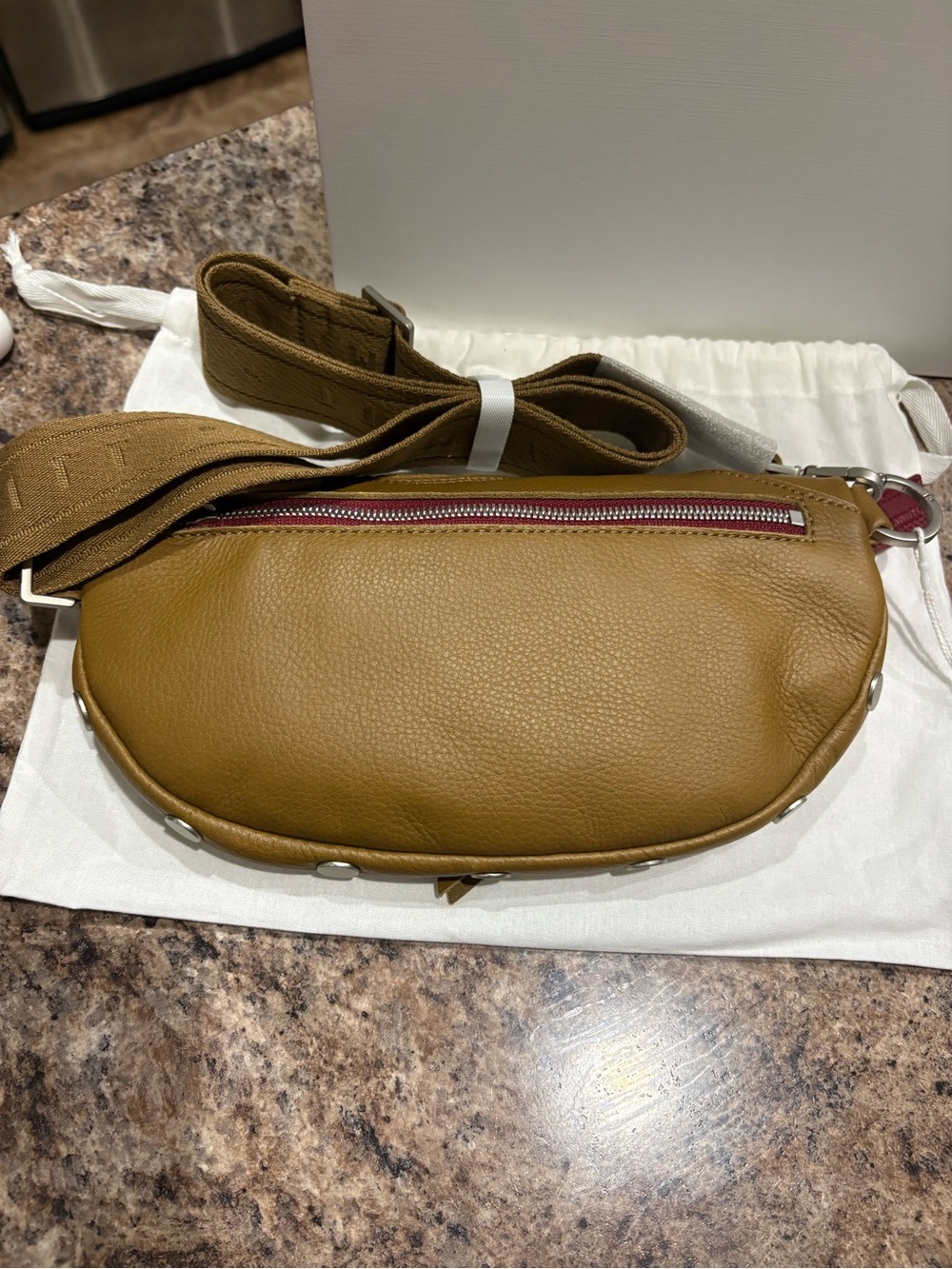 Amazing find! Limited edition ❤️‍🔥BRAND NEW…..Hammitt Charles Medium High Tide. - Picture 6 of 6